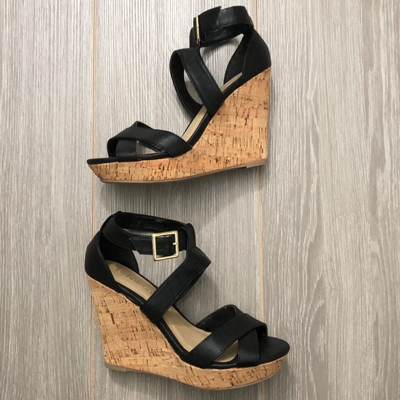 le chateau Shoes - Wedge Sandals